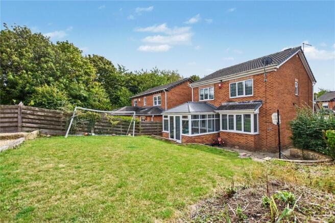 4 bed Detached for sale Image 8