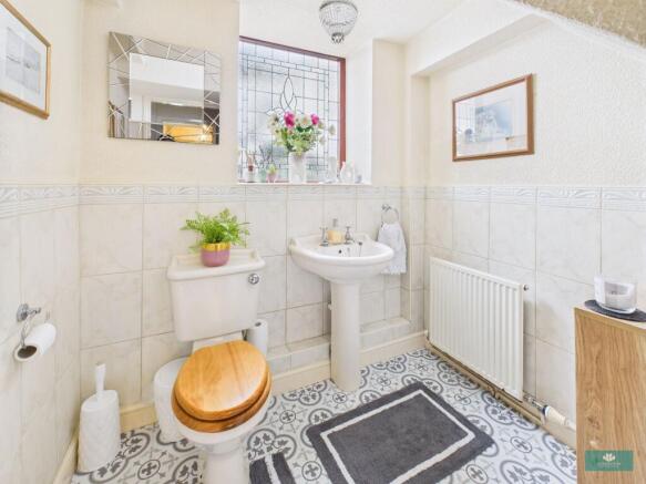 6 bed Semi-Detached for sale Image 12