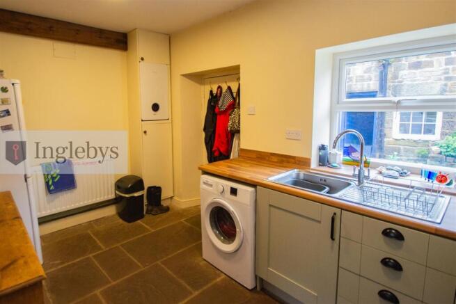 6 bed Farm House for sale Image 7