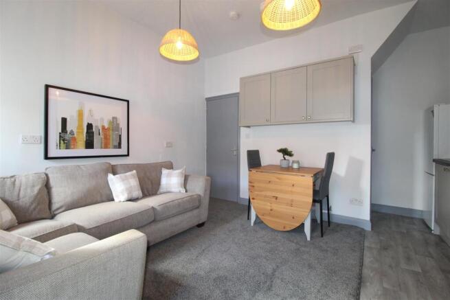 1 bed House Share to rent Image 6