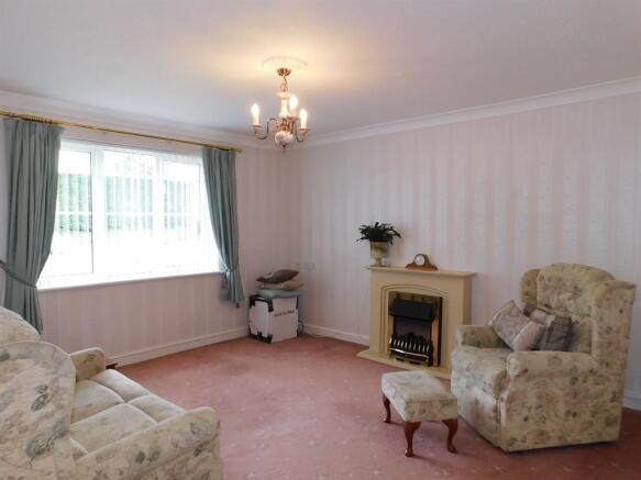 Lounge 1