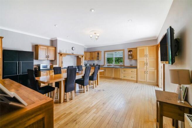 Eaglesham Road, Clarkston, East Renfrewshire, G76 photo 4