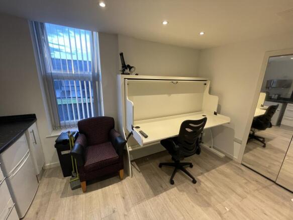 Studio to rent Image 4