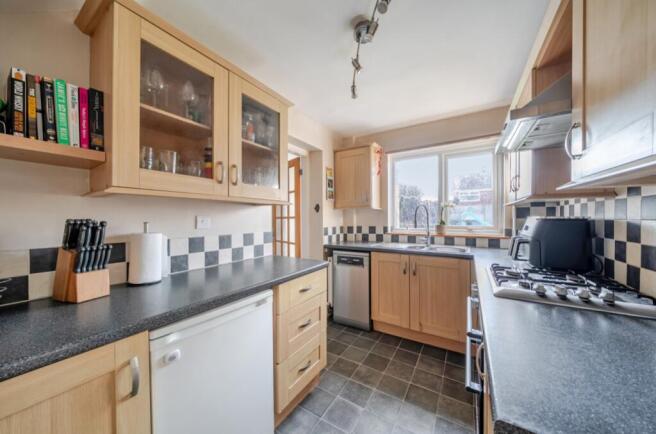 1416319-9-69935af21d003