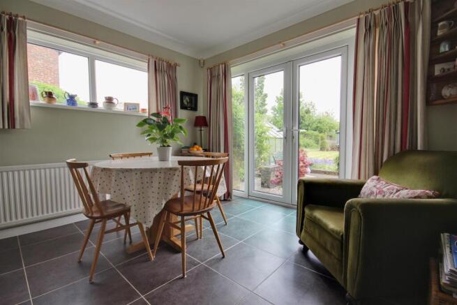 4 bed Detached for sale Image 5