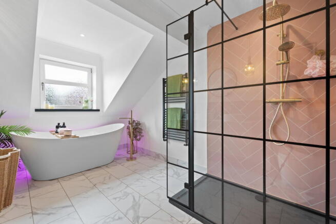 4 bed Semi-Detached for sale Image 4