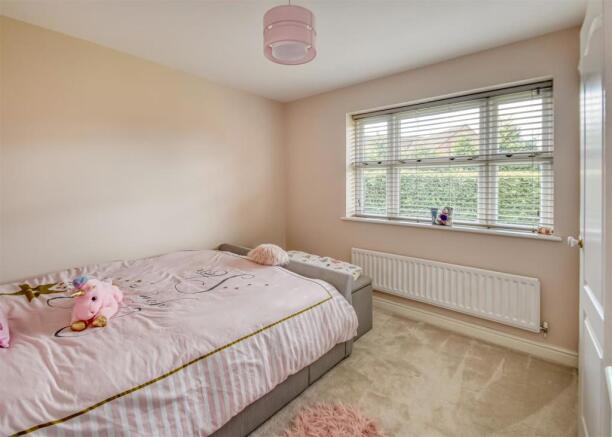 27 Old Farm Drive-bed3.jpg