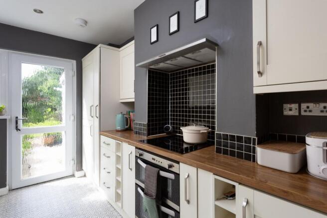 2 bed Terraced for sale Image 5