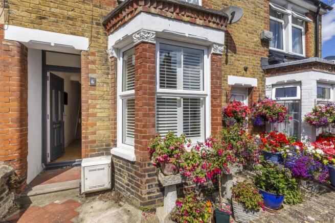 6 Kingsnorth Road-PB-04.jpg