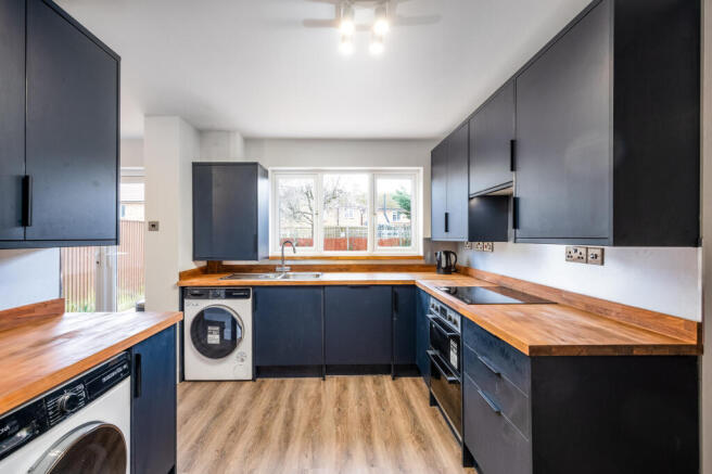 104 Kynaston Avenue HP21 9DS-12