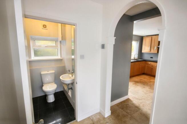 5 bed Detached to rent Image 5