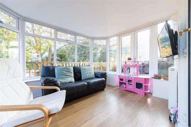 GARDEN ROOM