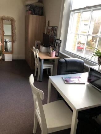1 bed Apartment to rent Image 6