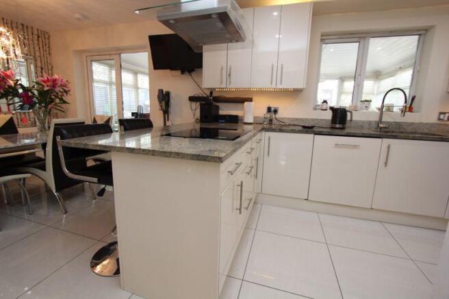 Kitchen/Dining...