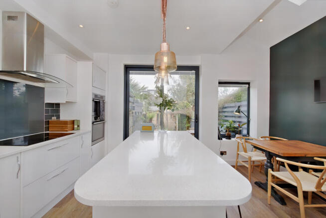 8554225-interior10-800.JPG