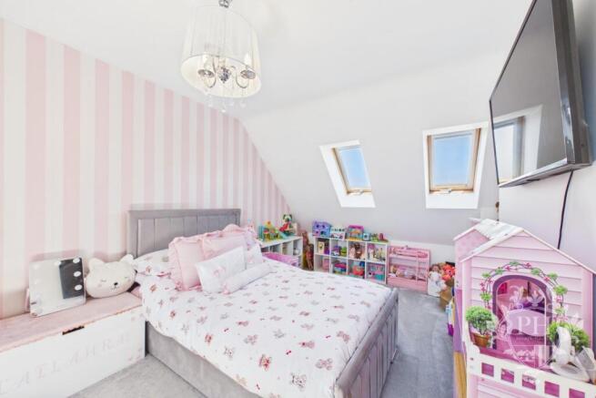 3 bed Semi-Detached for sale Image 9
