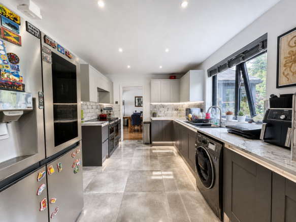 3 bed Detached for sale Image 9