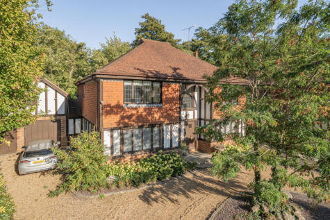 Salisbury Place, West Byfleet, KT14