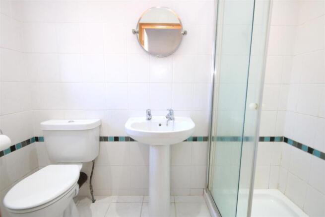 EN SUITE SHOWER ROOM