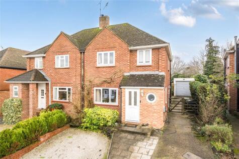 Cedar Close, Bagshot, Surrey, GU19