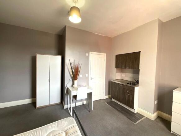 1 bed House Share to rent Image 3