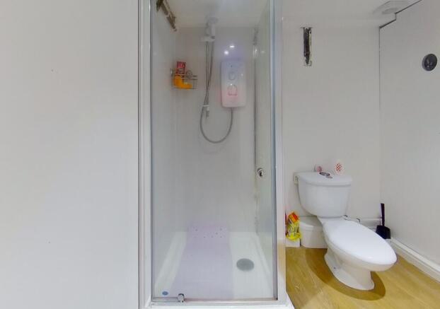4 bed Terraced to rent Image 6