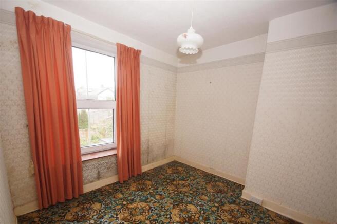 Bedroom 2.JPG