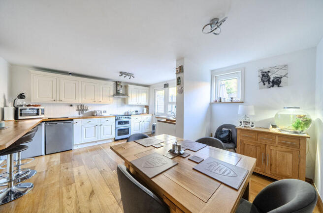 Bourne Park Close, Kenley photo 4