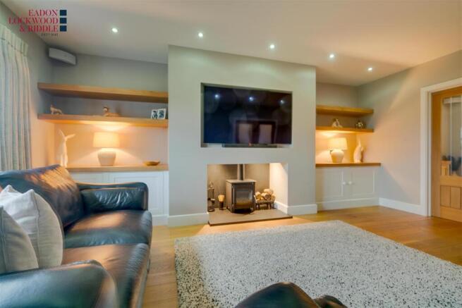 4 bed Detached for sale Image 7