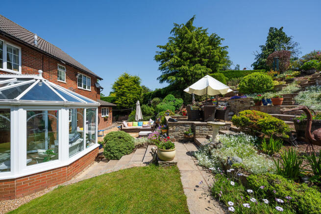 How Caple Avenue-...
