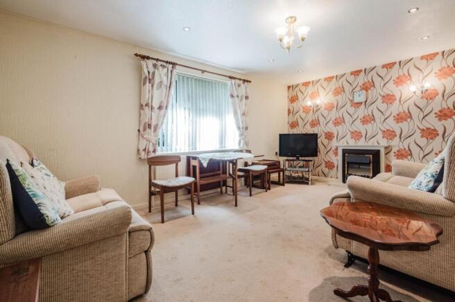 Charleston Square, Urmston, Manchester, M41 photo 4