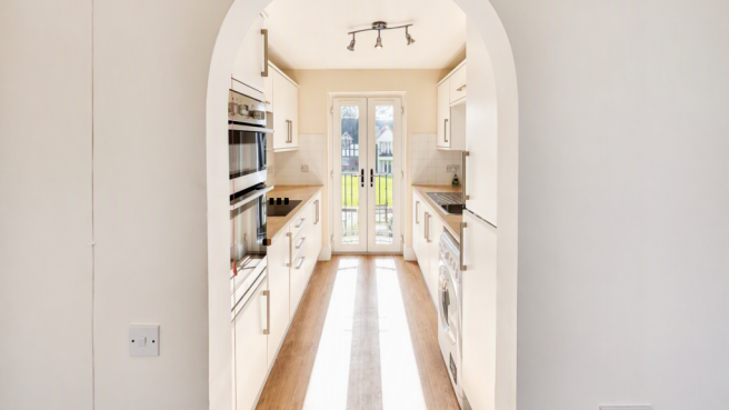 Archway to Kitchen