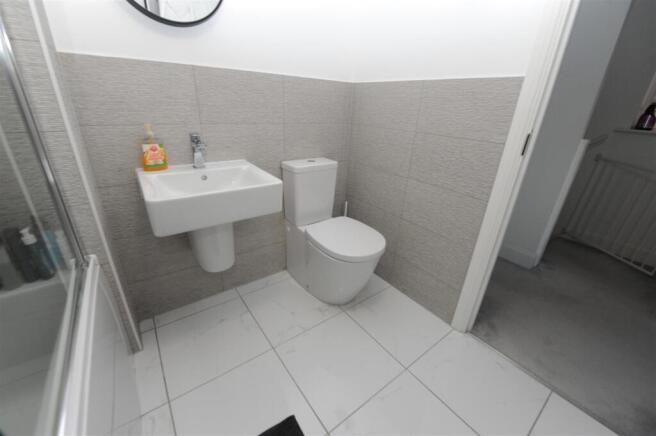 3 bed Semi-Detached for sale Image 11