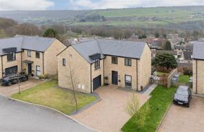 5, Beech Gardens, Halifax HX2 7AD
