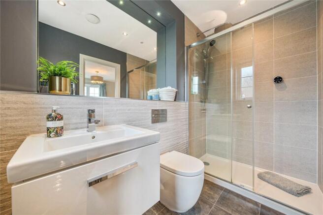 5 bed Detached for sale Image 12