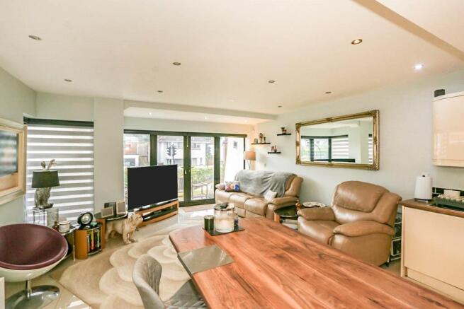 lOUNGE AREA