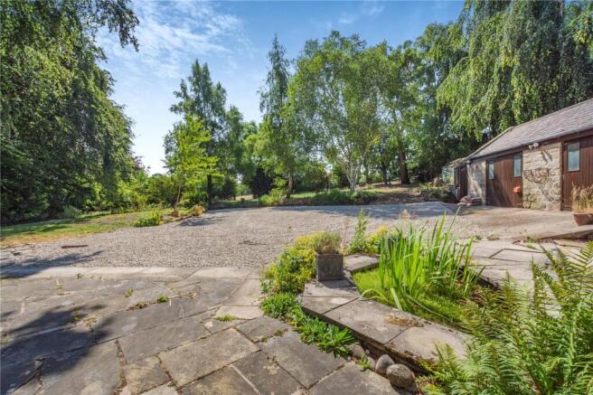 4 bed Link Detached House for sale Image 12