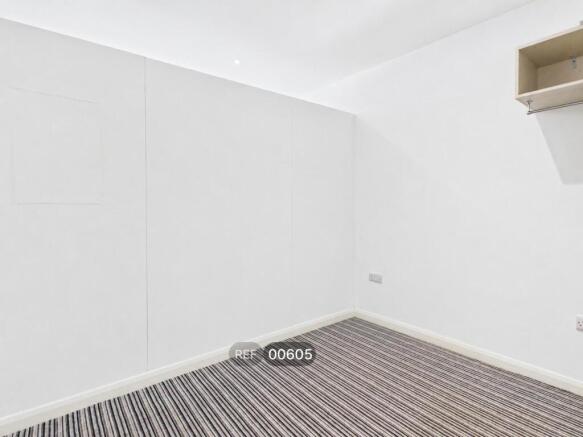 Studio to rent Image 12