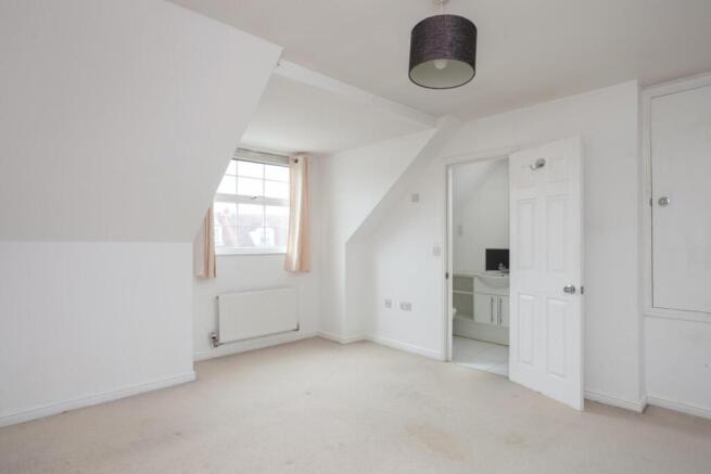 3 bed House to rent Image 6