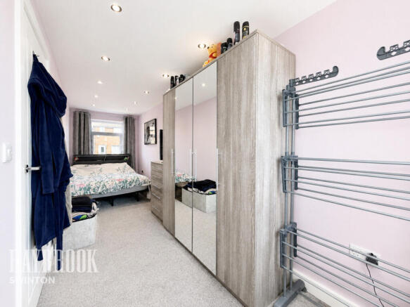 4 bed Semi-Detached for sale Image 10