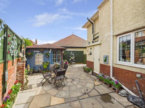4 bed Detached for sale Image 12
