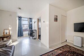 Flat 2, Maynard Court, Clarence Road, Windsor SL4 5BG