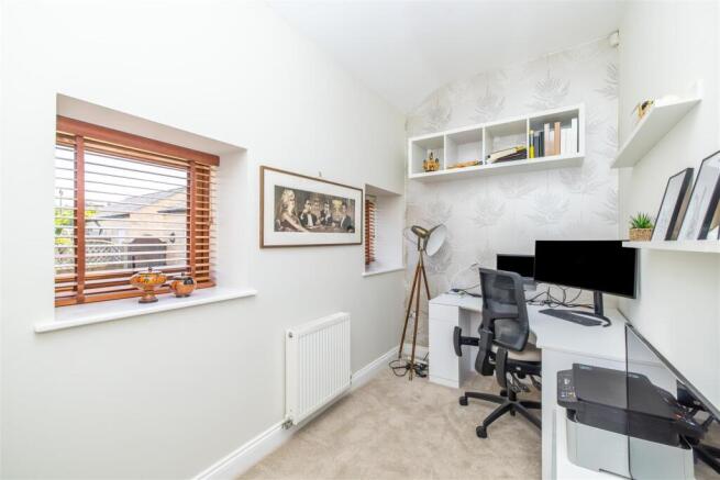 3 bed Barn Conversion for sale Image 11