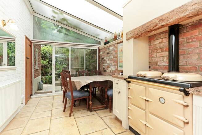 Kitchen & Dining ...