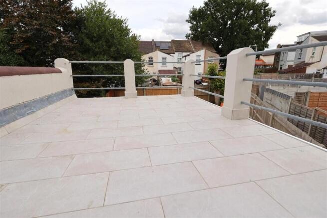 PRIVATE BALCONY