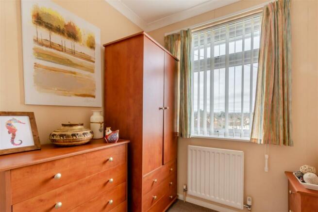 8586382-interior13.jpg