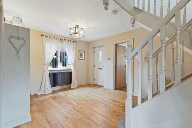 5 bed Detached for sale Image 10