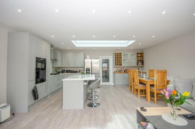 Kitchen main.jpg