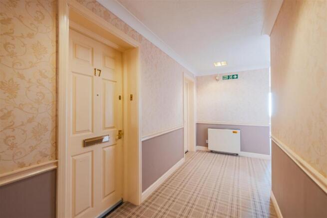 17 Deeside Court-35.jpg