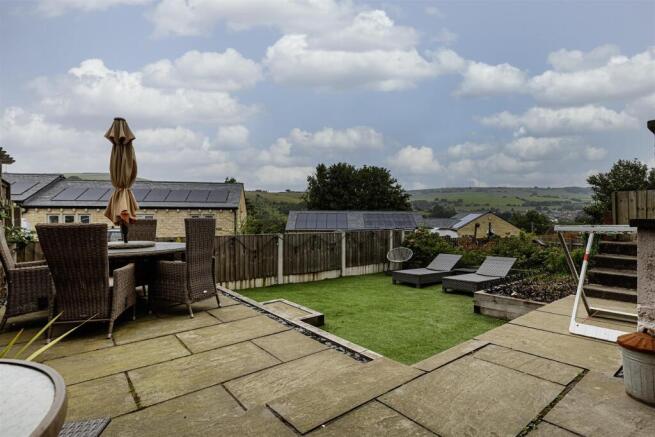 4 bed Semi-Detached for sale Image 4
